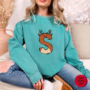 Gildan Christmas Sweatshirt, ''Disney Characters&Christmas Mood'' Design Sweatshirt, Christmas Sweater, Christmas Gift, Holiday Sweater, Cute Sweatshirt